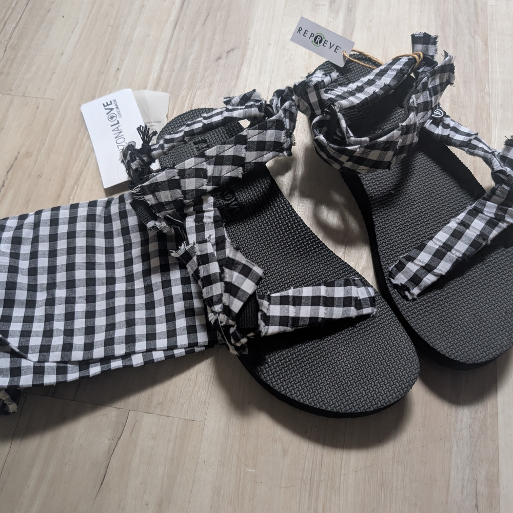 Arizona Love Checkered Black and White Sandals
